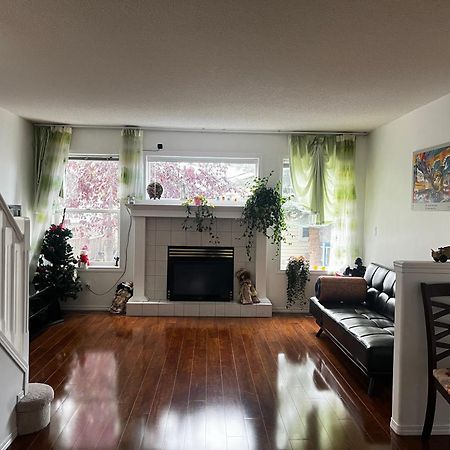 Hidden Valley New Basement Suite With Private Bathroom! YYC Dış mekan fotoğraf