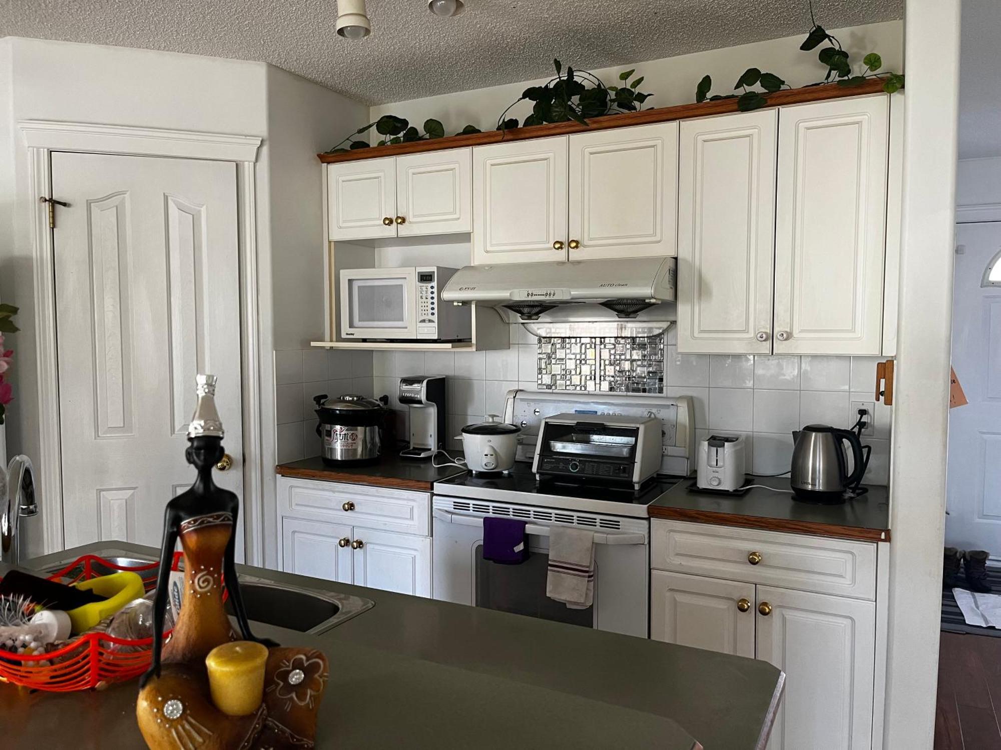 Hidden Valley New Basement Suite With Private Bathroom! YYC Dış mekan fotoğraf